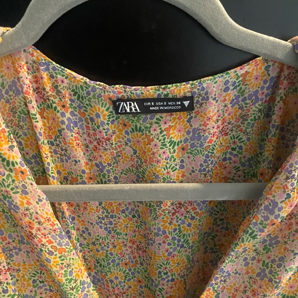 ZARA Floral Ruched Dress - Picture 4 of 4